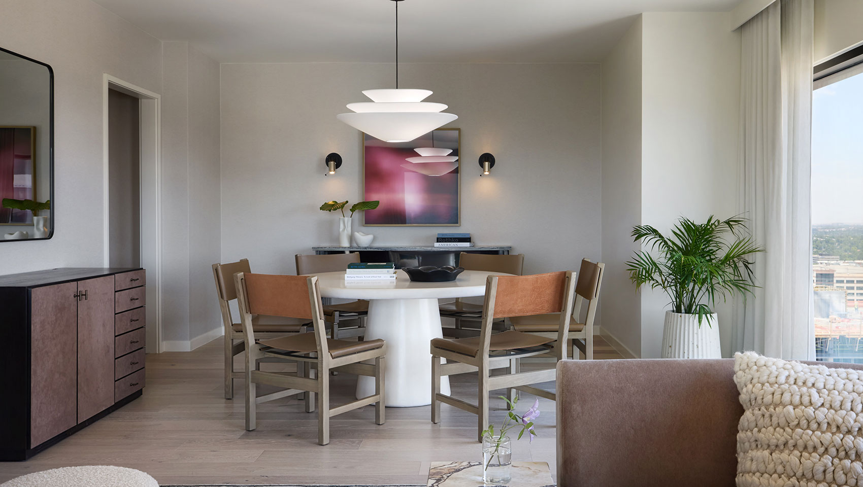 Linden Penthouse Suite Dining Area