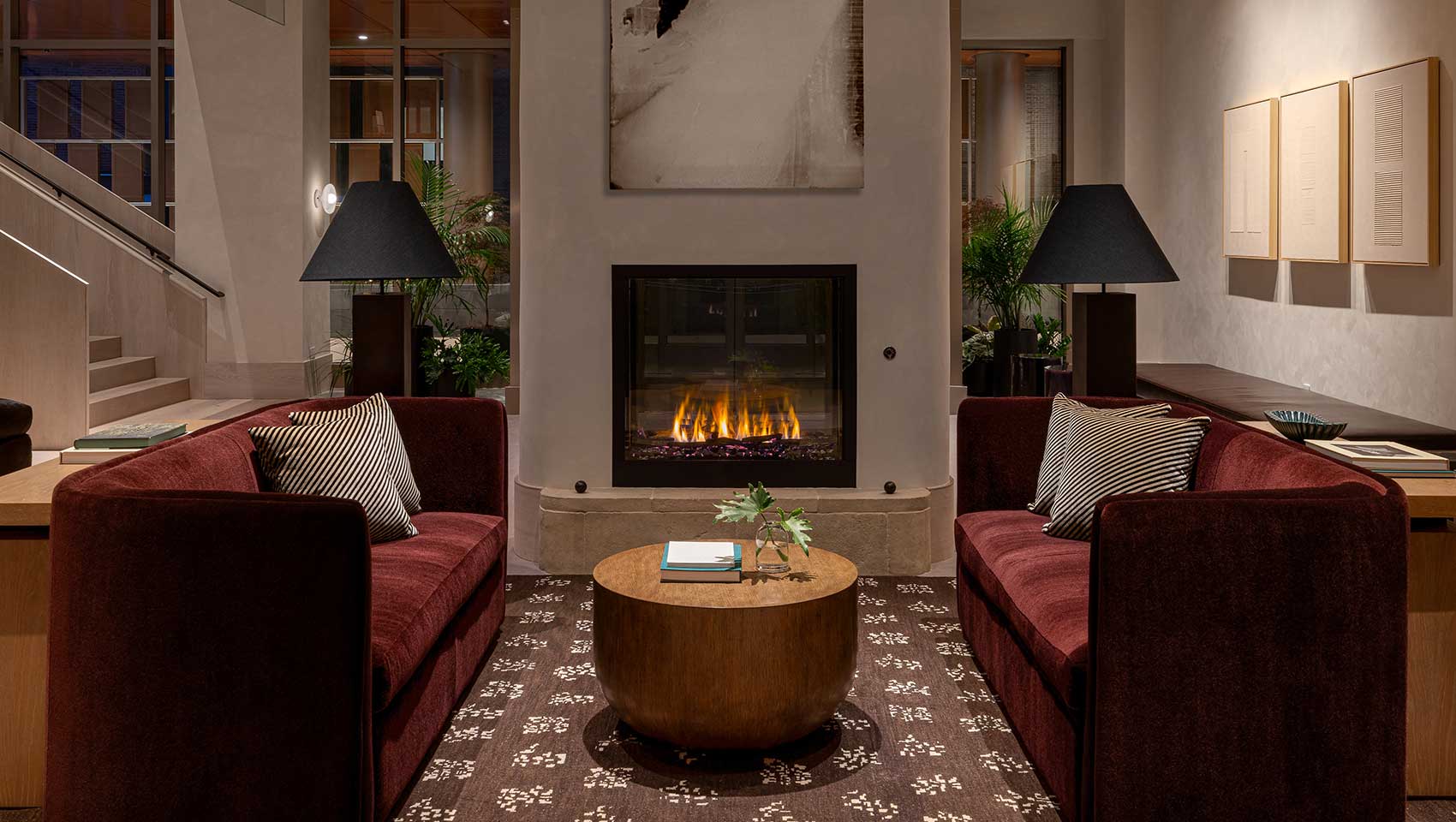 Saverina Lounge with Fireplace
